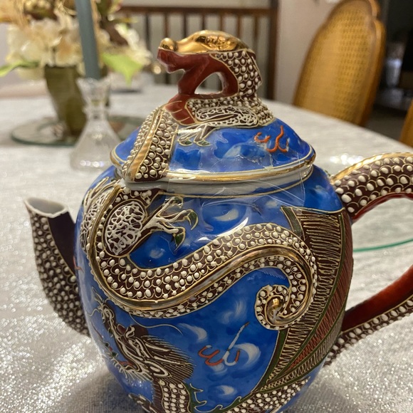 MORIAGE PORCELAIN DRAGON TEA POT - Picture 4 of 7